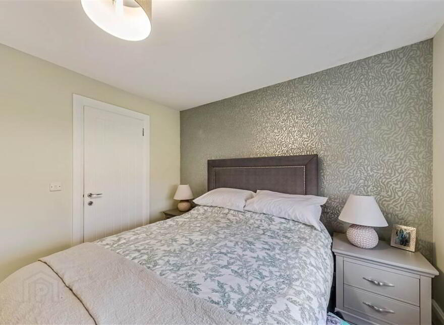 17 Bracken Hill Square, Belfast, BT8 6ZW