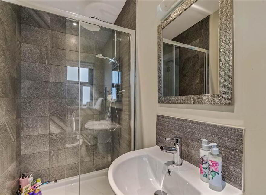 17 Bracken Hill Square, Belfast, BT8 6ZW
