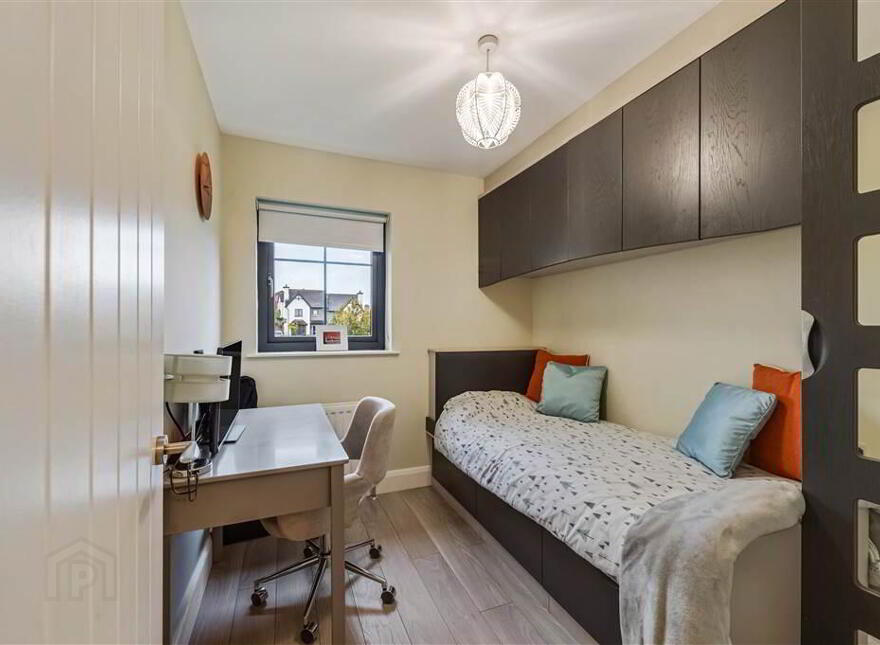 17 Bracken Hill Square, Belfast, BT8 6ZW