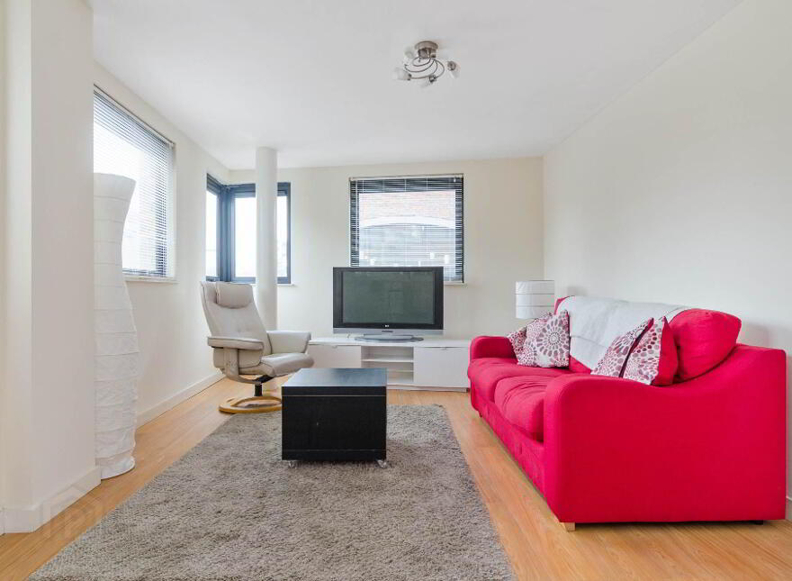 16 Queens Square, 17 Queens Square, Belfast, BT1 3FF
