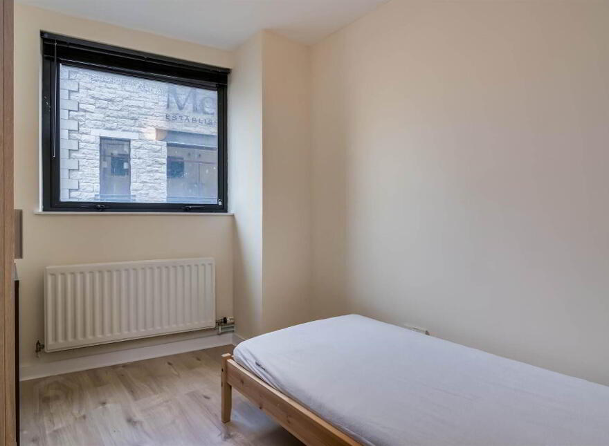 16 Queens Square, 17 Queens Square, Belfast, BT1 3FF