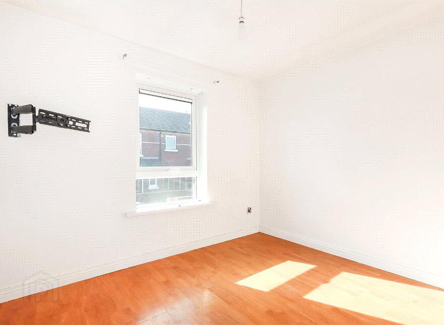 5 Lisfaddan Place, Belfast, BT12 4SJ