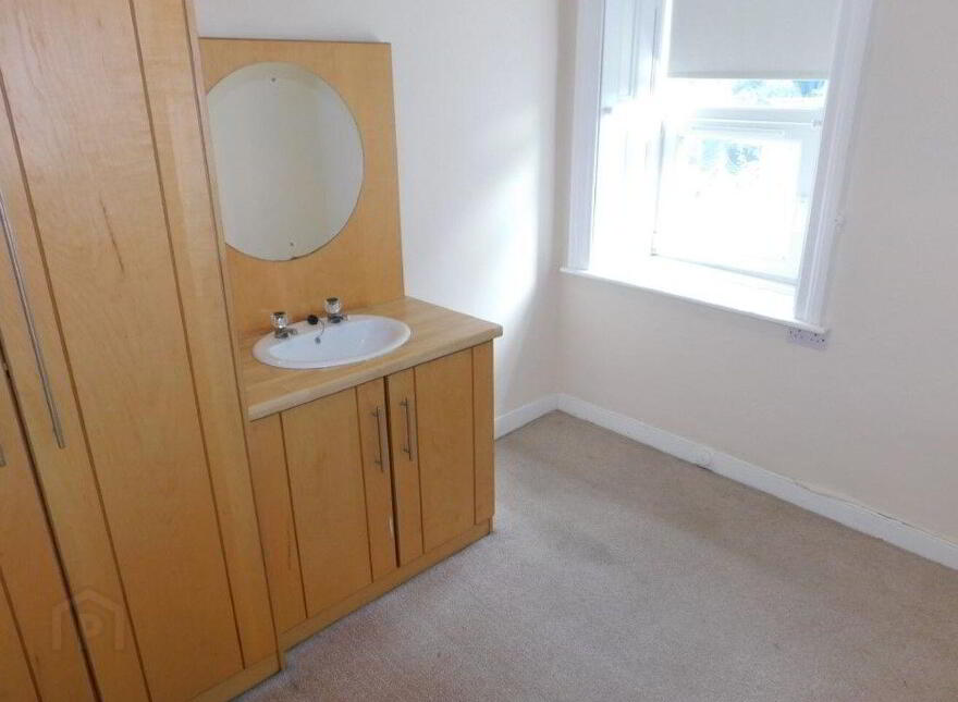 Oakville, Blackrock Road, Ballintemple, T12R8NW