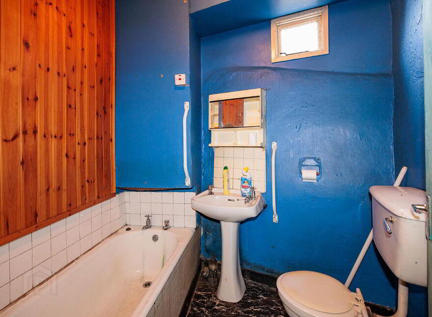 Main Street, Tinnahinch, Graiguenamanagh, Graiguenamanagh, R95HD32