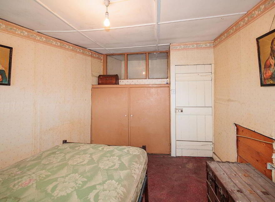 Main Street, Tinnahinch, Graiguenamanagh, Graiguenamanagh, R95HD32