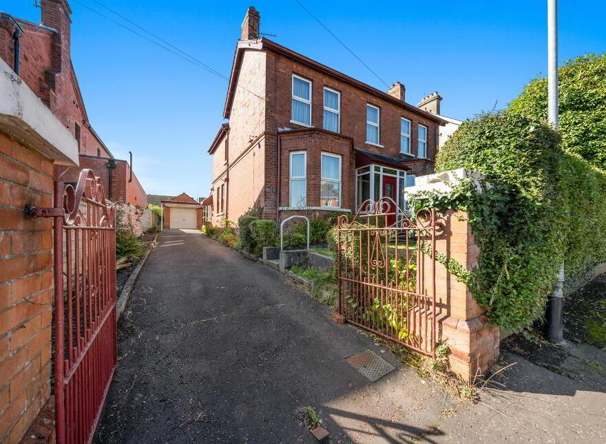 14 Fruithill Park, Belfast, BT11 8GD photo