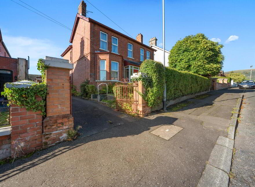 14 Fruithill Park, Belfast, BT11 8GD