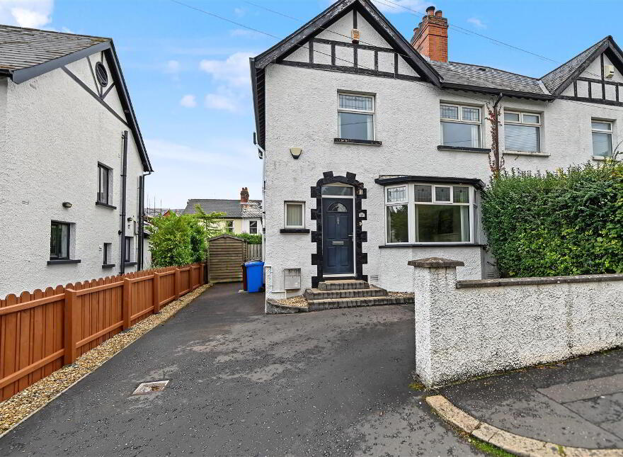 21 Marlborough Park Central, Belfast, BT9 6HN photo