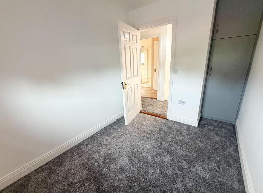 5 Maryville, Bank Place, Cashel, E25DP66