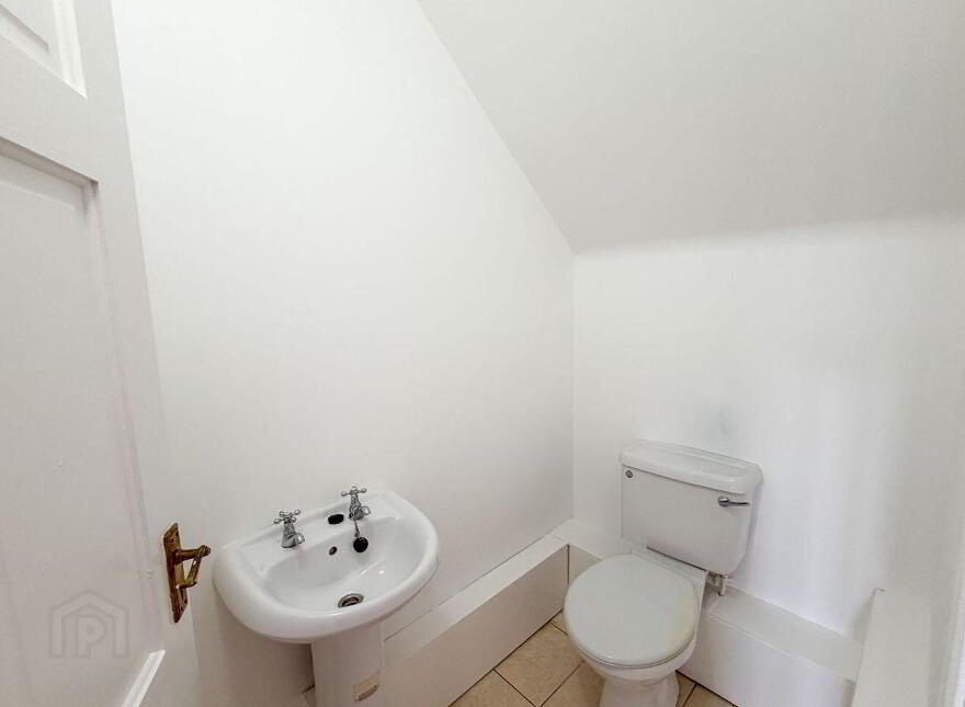 5 Maryville, Bank Place, Cashel, E25DP66