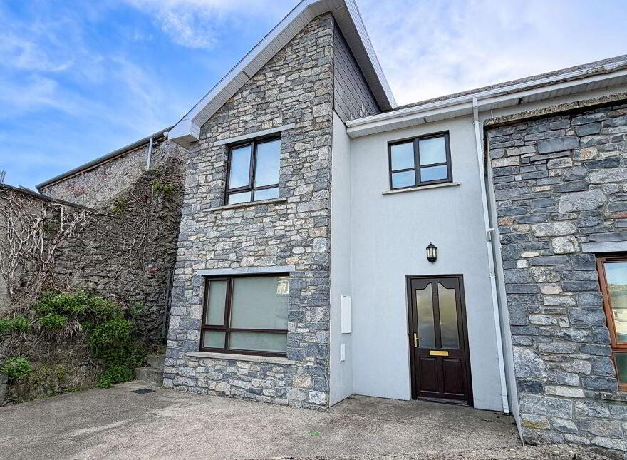 5 Maryville, Bank Place, Cashel, E25DP66