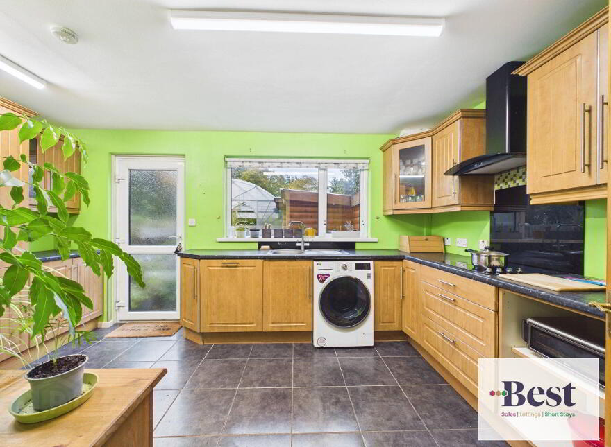 9 Fleet Street, Larne, BT40 1BA