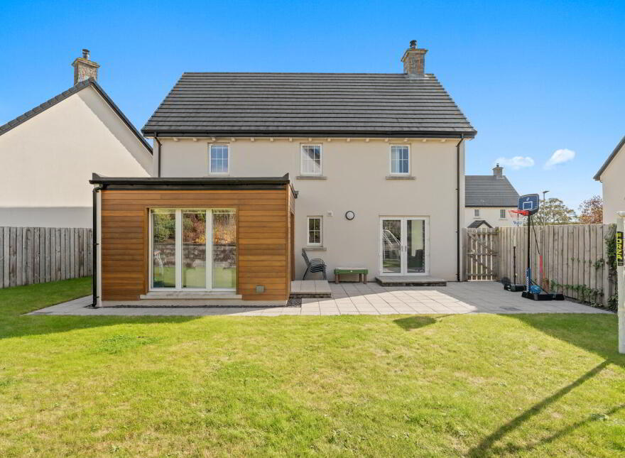 14 Millmount Village Court, Dundonald, Belfast, BT16 1AX