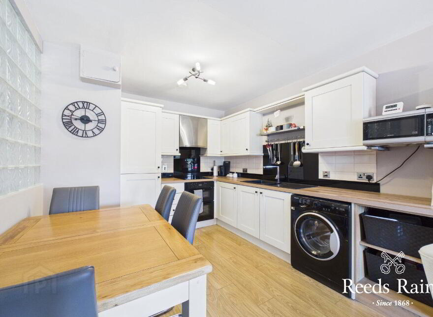 Apartment 2 5 Dundela Park, Belfast, BT4 1PH