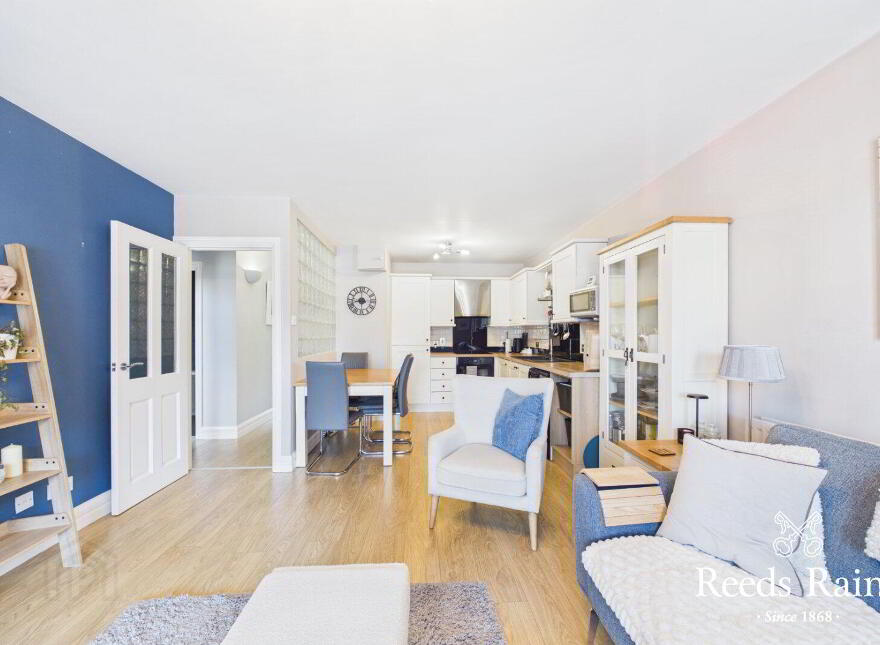 Apartment 2 5 Dundela Park, Belfast, BT4 1PH