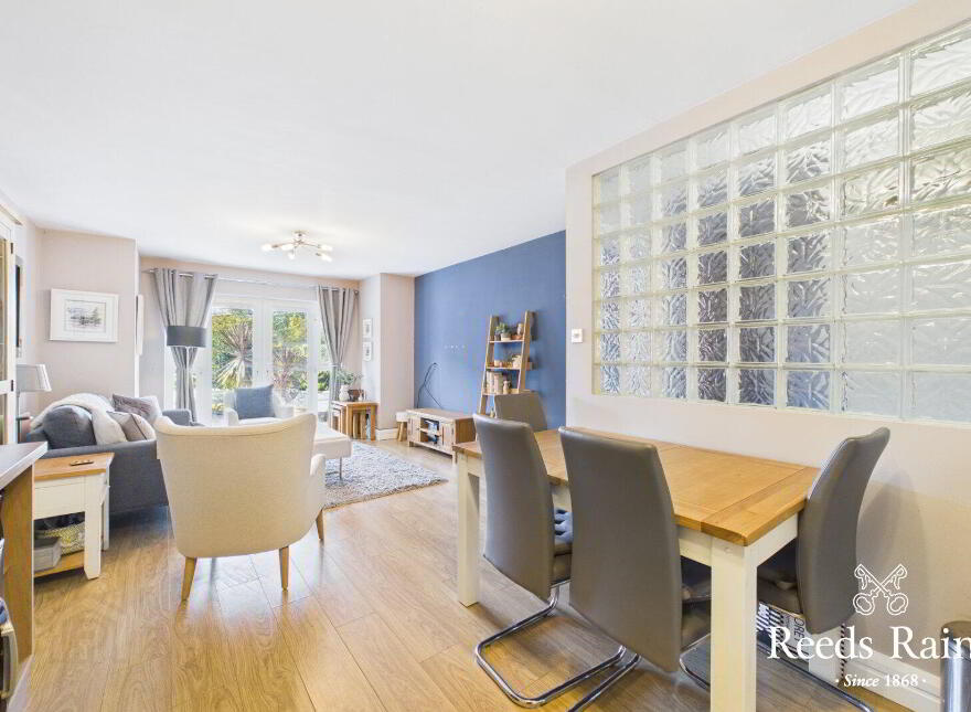 Apartment 2 5 Dundela Park, Belfast, BT4 1PH