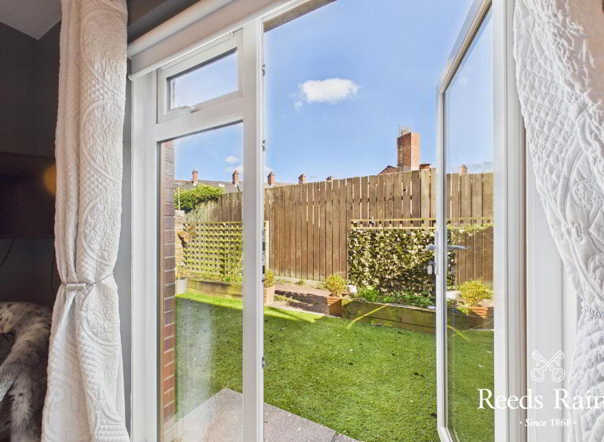 Apartment 2 5 Dundela Park, Belfast, BT4 1PH
