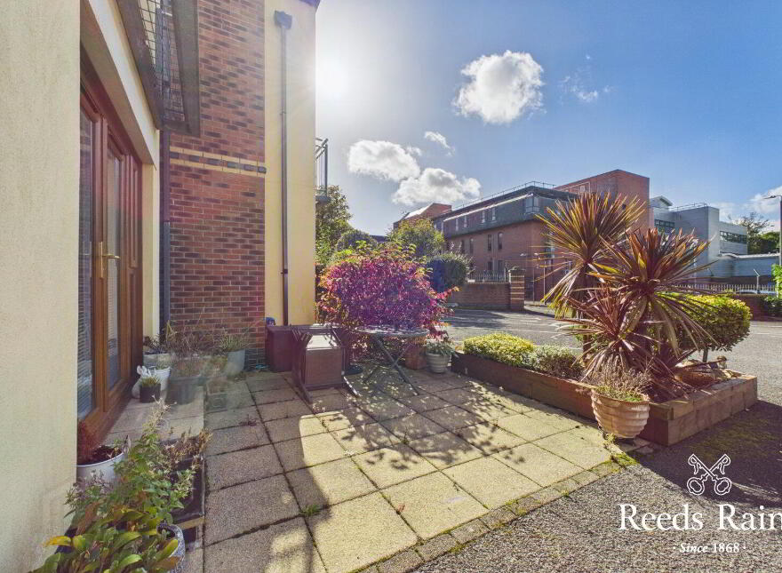 Apartment 2 5 Dundela Park, Belfast, BT4 1PH