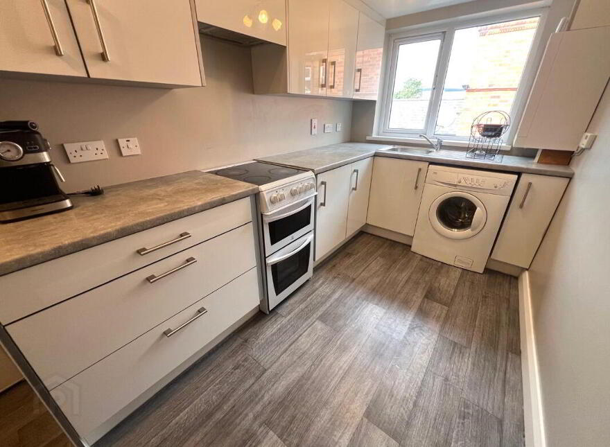 Apt 3, 73 Eglantine Avenue, Belfast, BT9 6EW