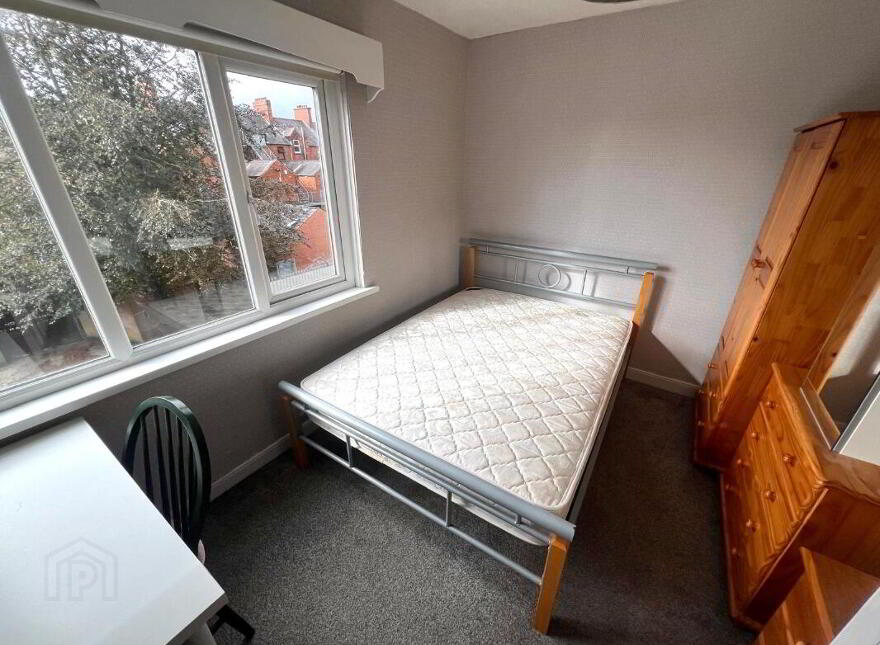 Apt 3, 73 Eglantine Avenue, Belfast, BT9 6EW