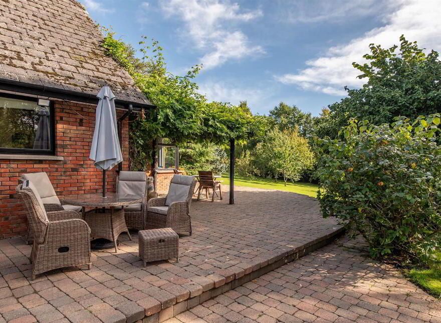 21 Broomhill Road, Spa, Ballynahinch, BT24 8QD