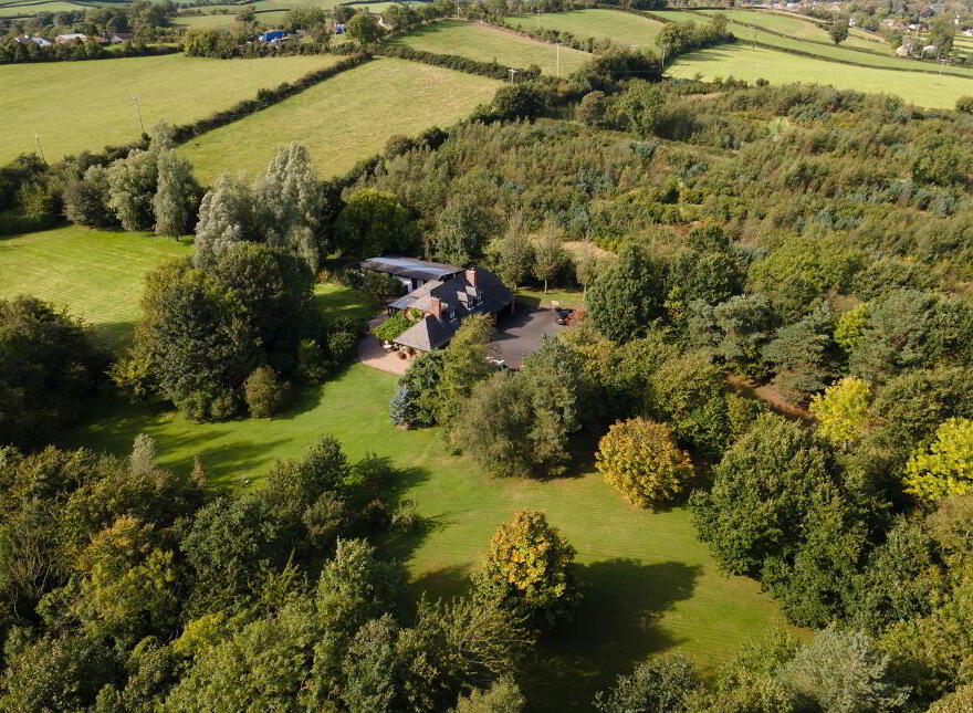 21 Broomhill Road, Spa, Ballynahinch, BT24 8QD