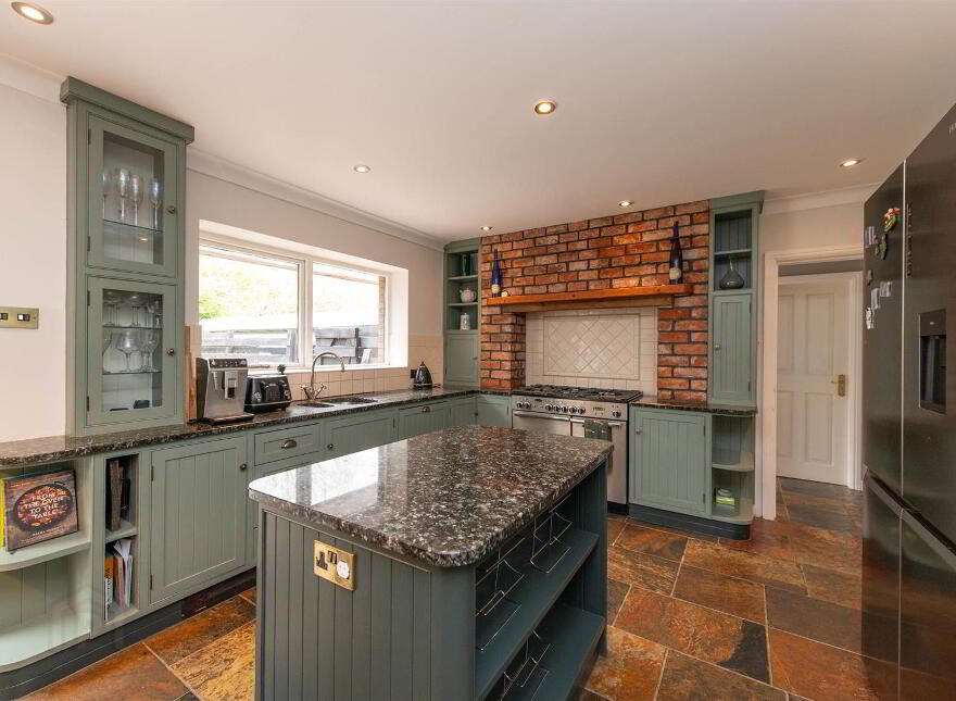 21 Broomhill Road, Spa, Ballynahinch, BT24 8QD
