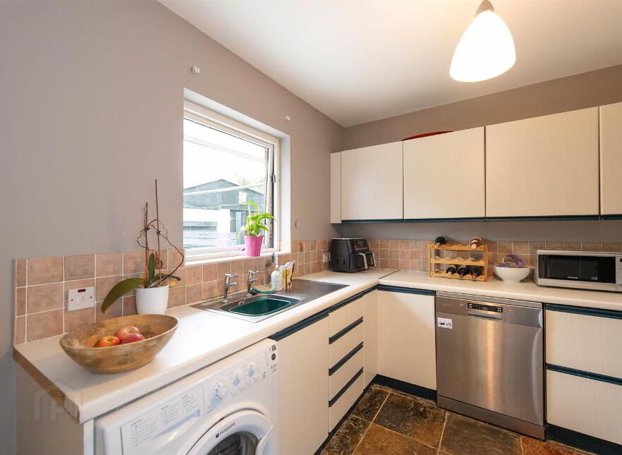 21 Broomhill Road, Spa, Ballynahinch, BT24 8QD