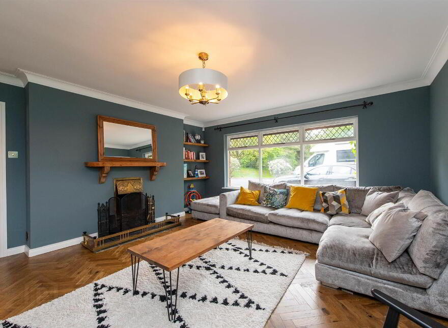 21 Broomhill Road, Spa, Ballynahinch, BT24 8QD