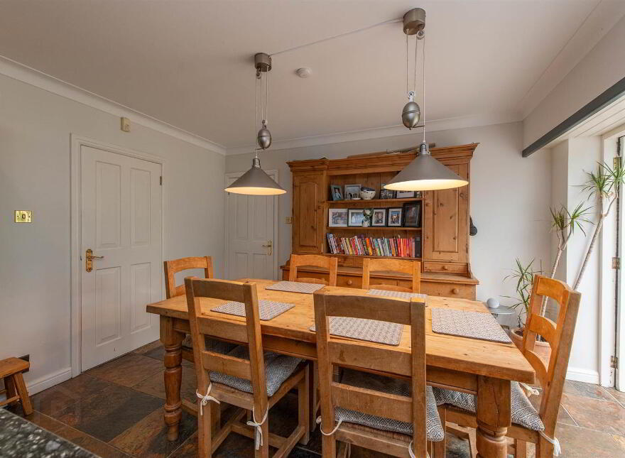 21 Broomhill Road, Spa, Ballynahinch, BT24 8QD