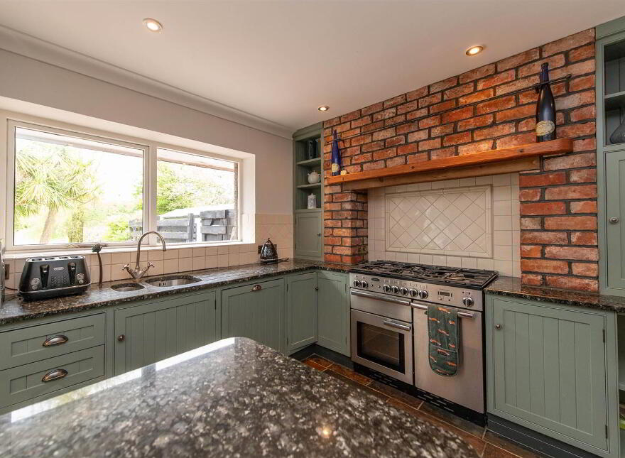 21 Broomhill Road, Spa, Ballynahinch, BT24 8QD