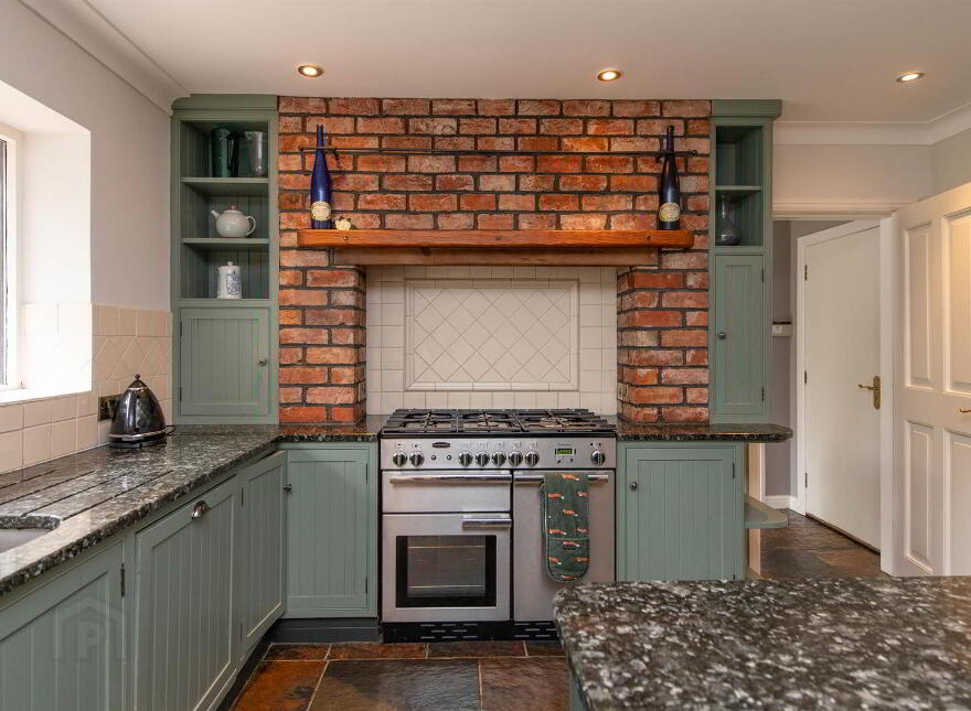 21 Broomhill Road, Spa, Ballynahinch, BT24 8QD