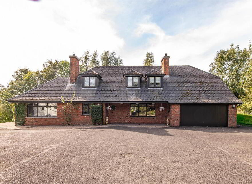 21 Broomhill Road, Spa, Ballynahinch, BT24 8QD