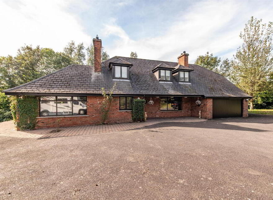 21 Broomhill Road, Spa, Ballynahinch, BT24 8QD