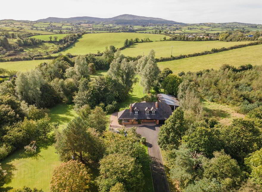 21 Broomhill Road, Spa, Ballynahinch, BT24 8QD