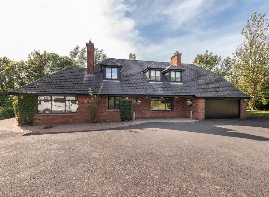 21 Broomhill Road, Spa, Ballynahinch, BT24 8QD