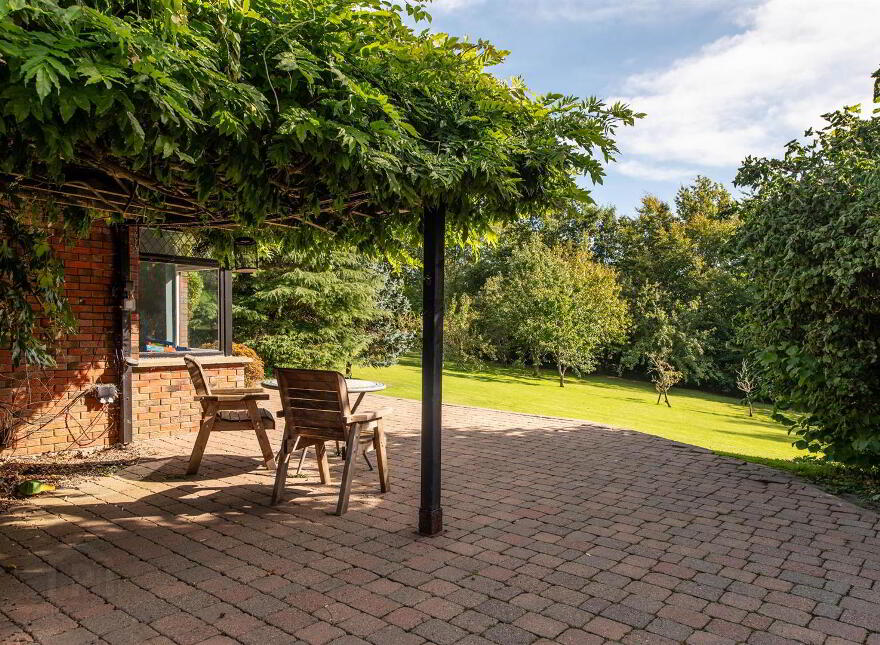 21 Broomhill Road, Spa, Ballynahinch, BT24 8QD