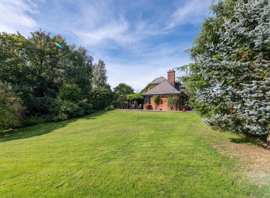 21 Broomhill Road, Spa, Ballynahinch, BT24 8QD