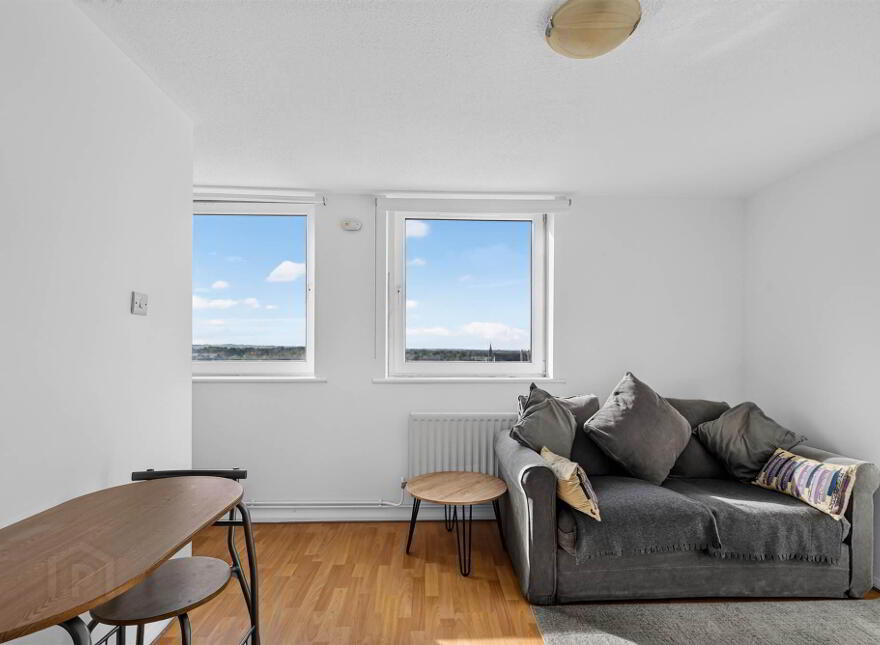 Apt 805, Bradbury Court, Lisburn Road, Belfast, BT9 7JL