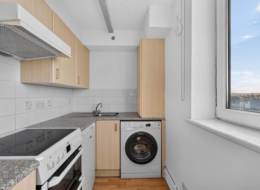 Apt 805, Bradbury Court, Lisburn Road, Belfast, BT9 7JL