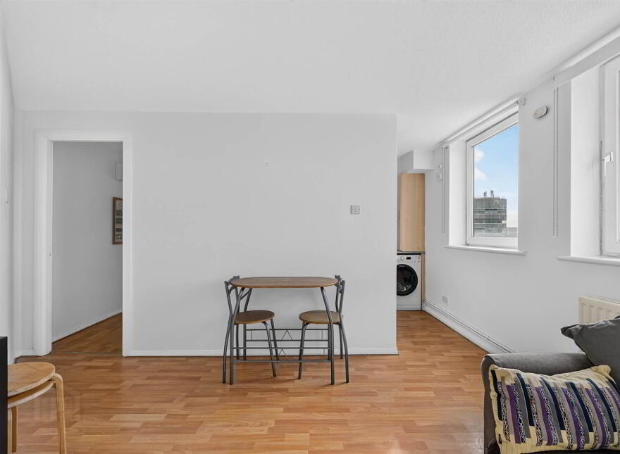 Apt 805, Bradbury Court, Lisburn Road, Belfast, BT9 7JL