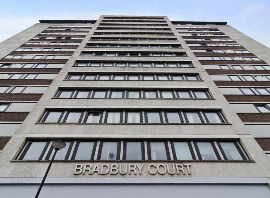 Apt 805, Bradbury Court, Lisburn Road, Belfast, BT9 7JL