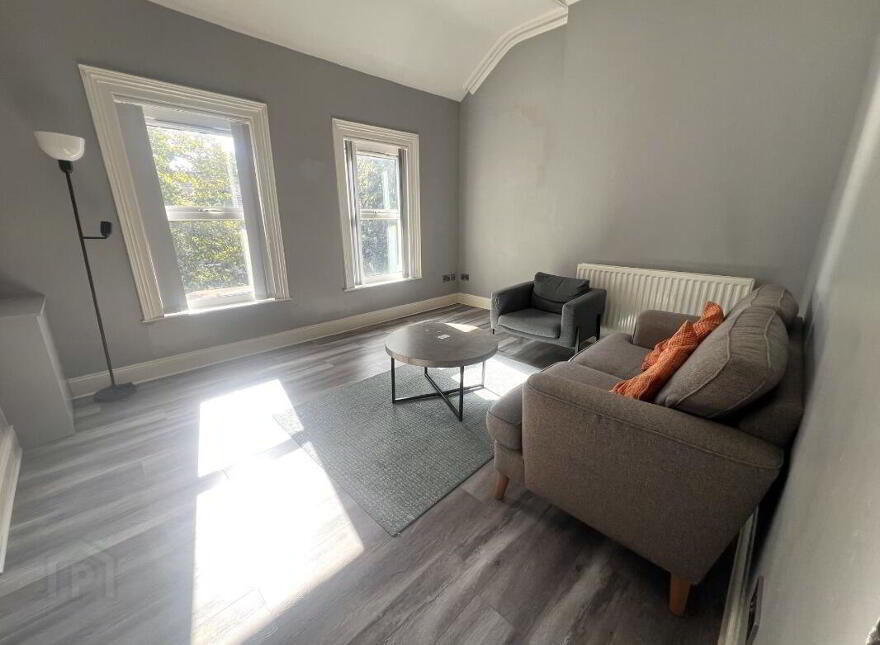 Apt 5, 29 Wellington Park, Belfast, BT9 6DL