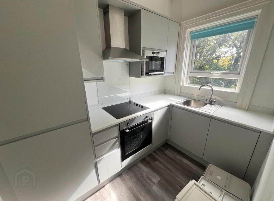 Apt 5, 29 Wellington Park, Belfast, BT9 6DL
