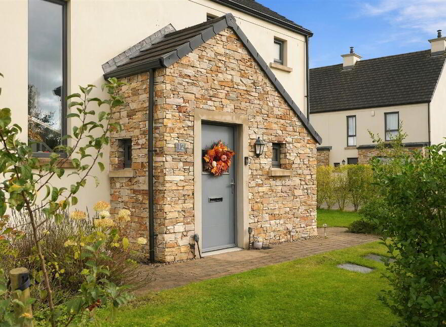 12 Oakwood, Antrim, BT41 2FE