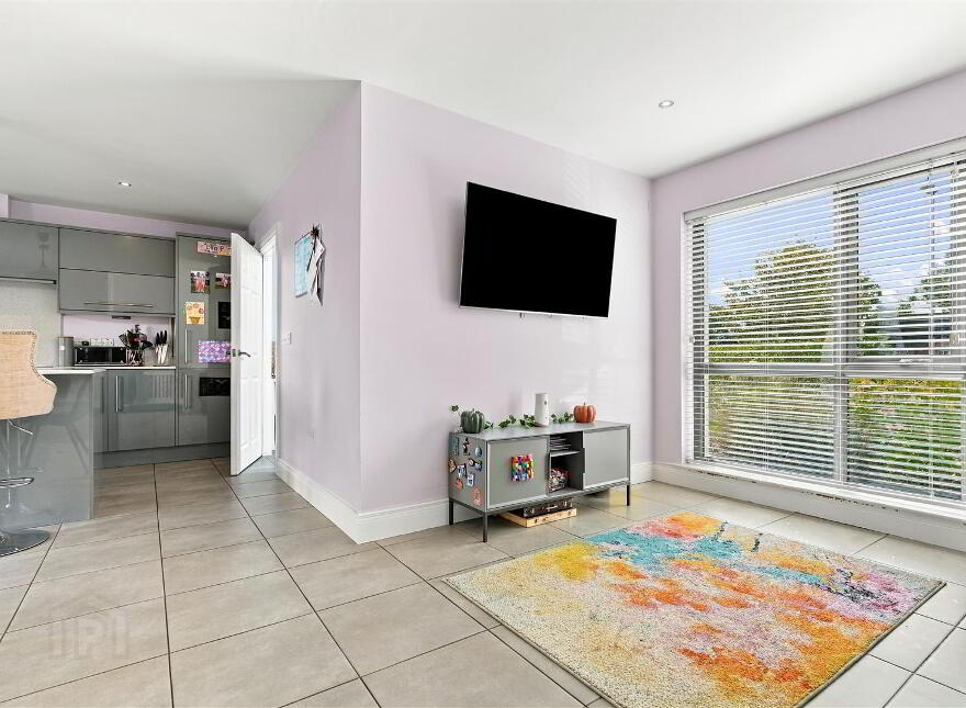 12 Oakwood, Antrim, BT41 2FE