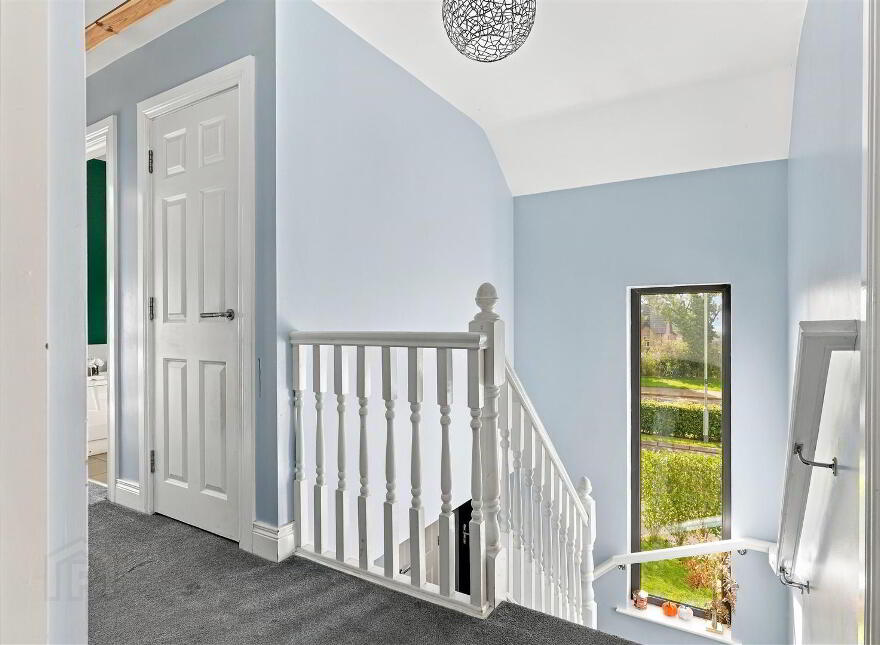 12 Oakwood, Antrim, BT41 2FE