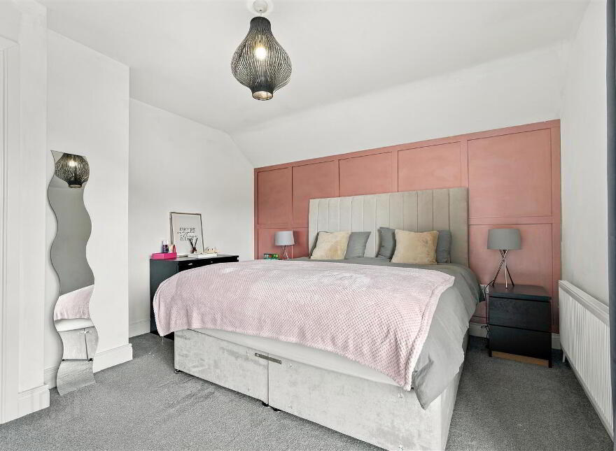 12 Oakwood, Antrim, BT41 2FE