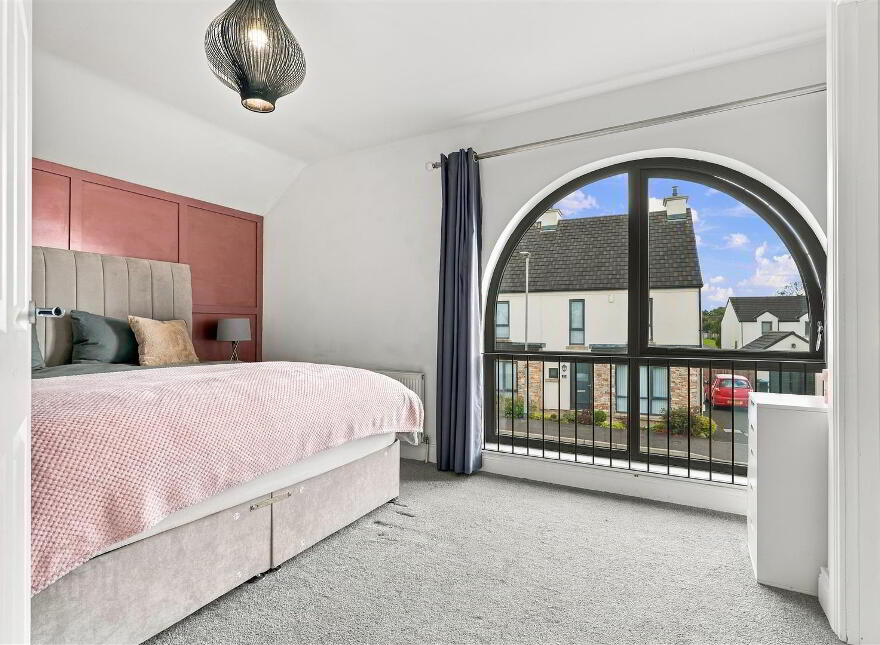 12 Oakwood, Antrim, BT41 2FE