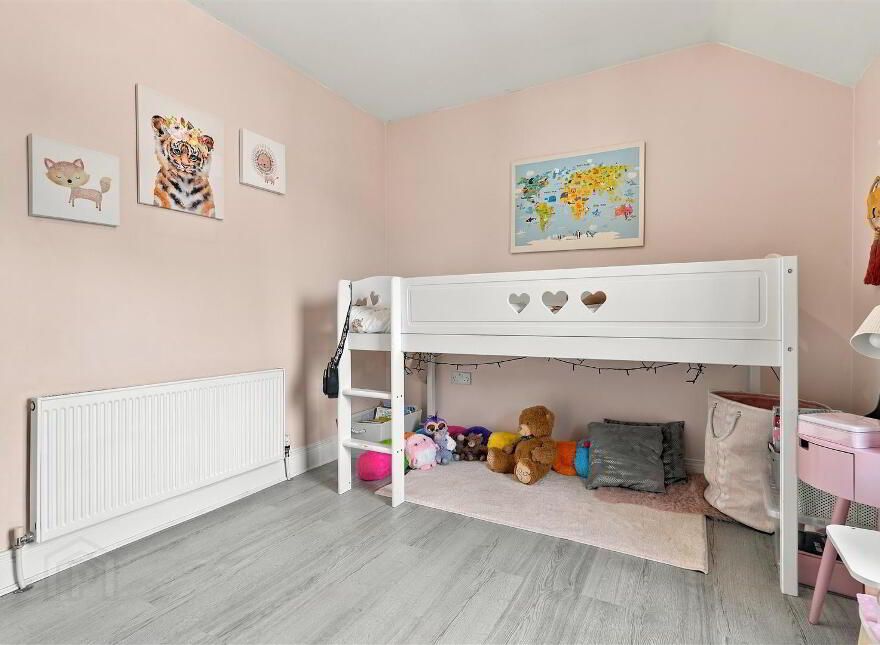 12 Oakwood, Antrim, BT41 2FE